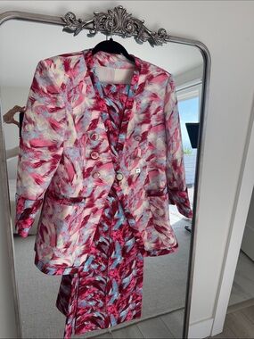 Women's Pink Abstract Print set of Blazer and pants